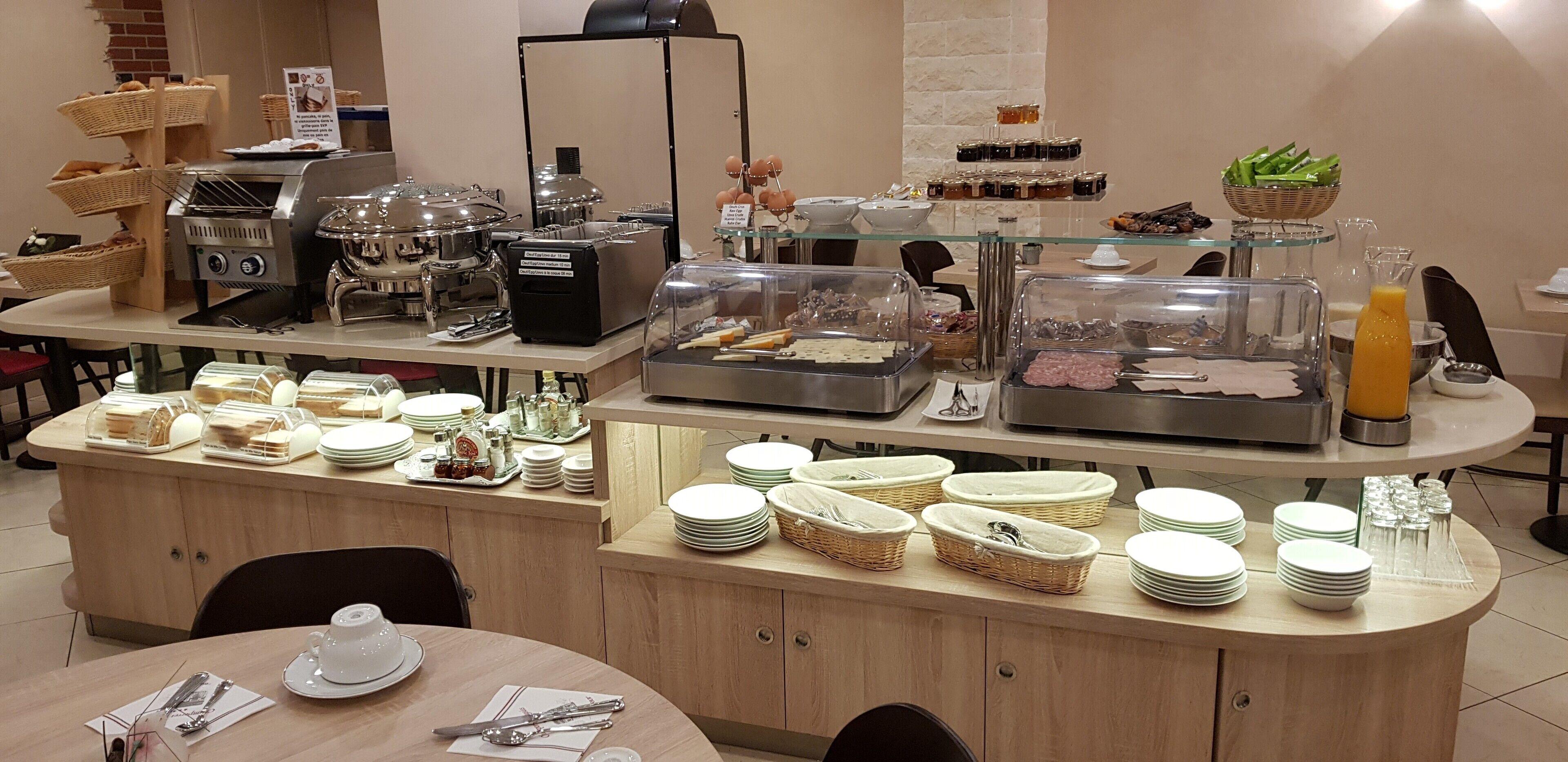 Hotel Champerret Elysees 3*